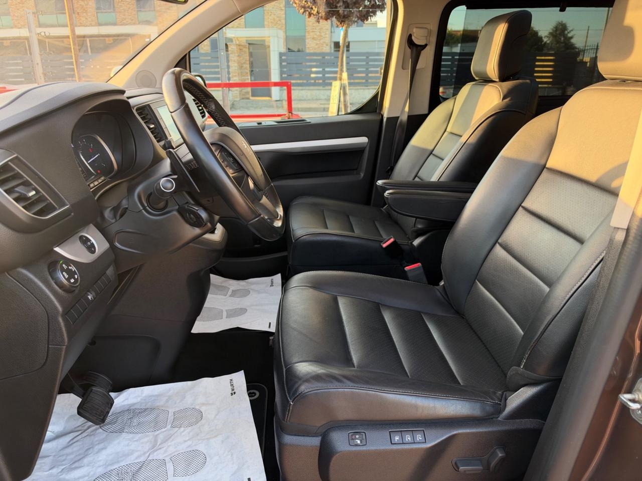 Peugeot Traveller BlueHDi 180 EAT8 Long Vip 8 POSTI