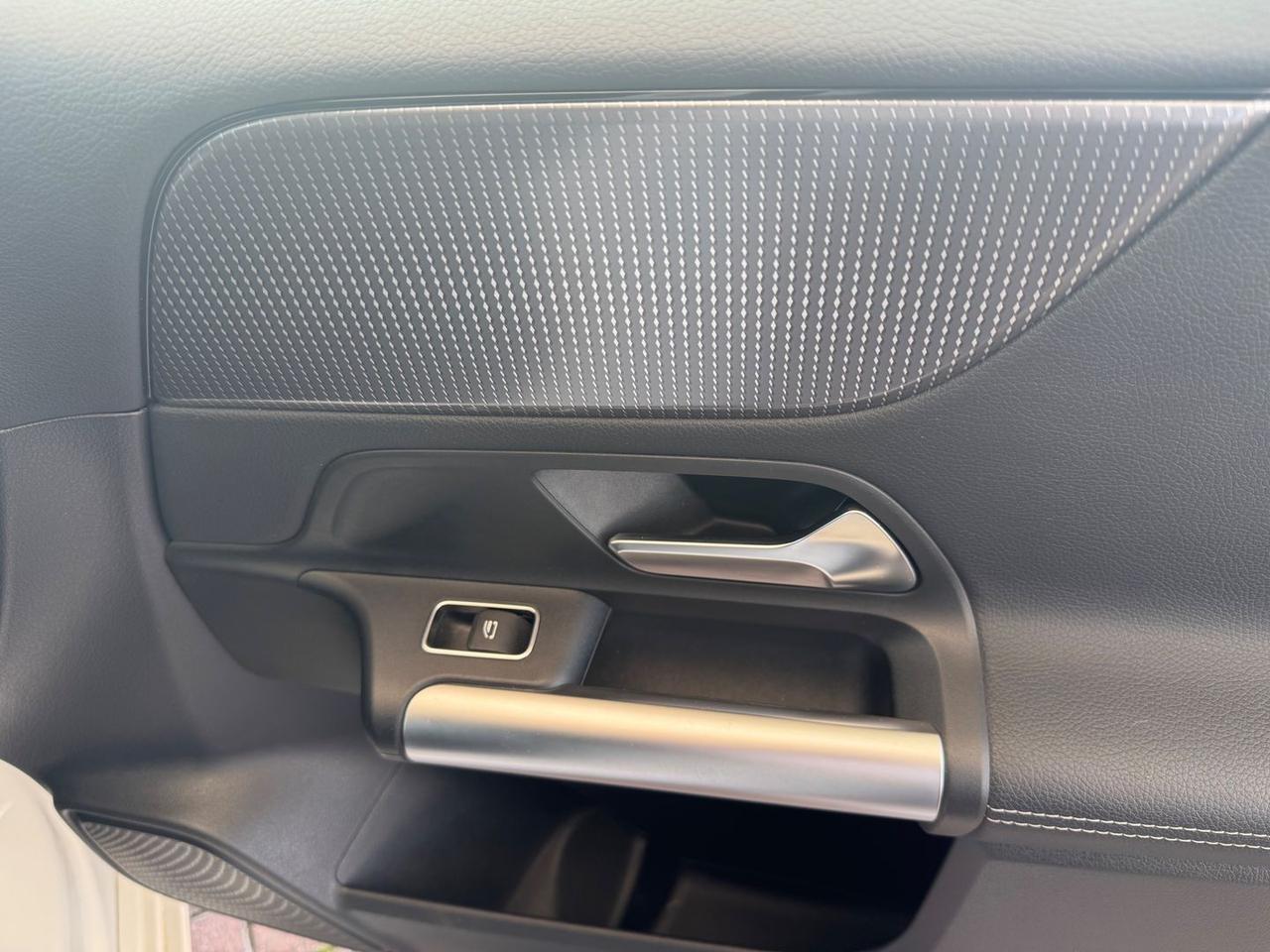 Mercedes-Benz B 180 Sport Plus B 180 D
