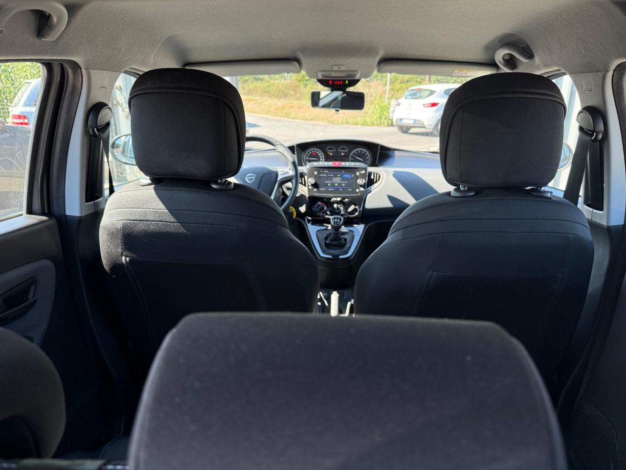 Lancia Ypsilon 1.0 FireFly 5 porte S&S Hybrid Ecochic Gold