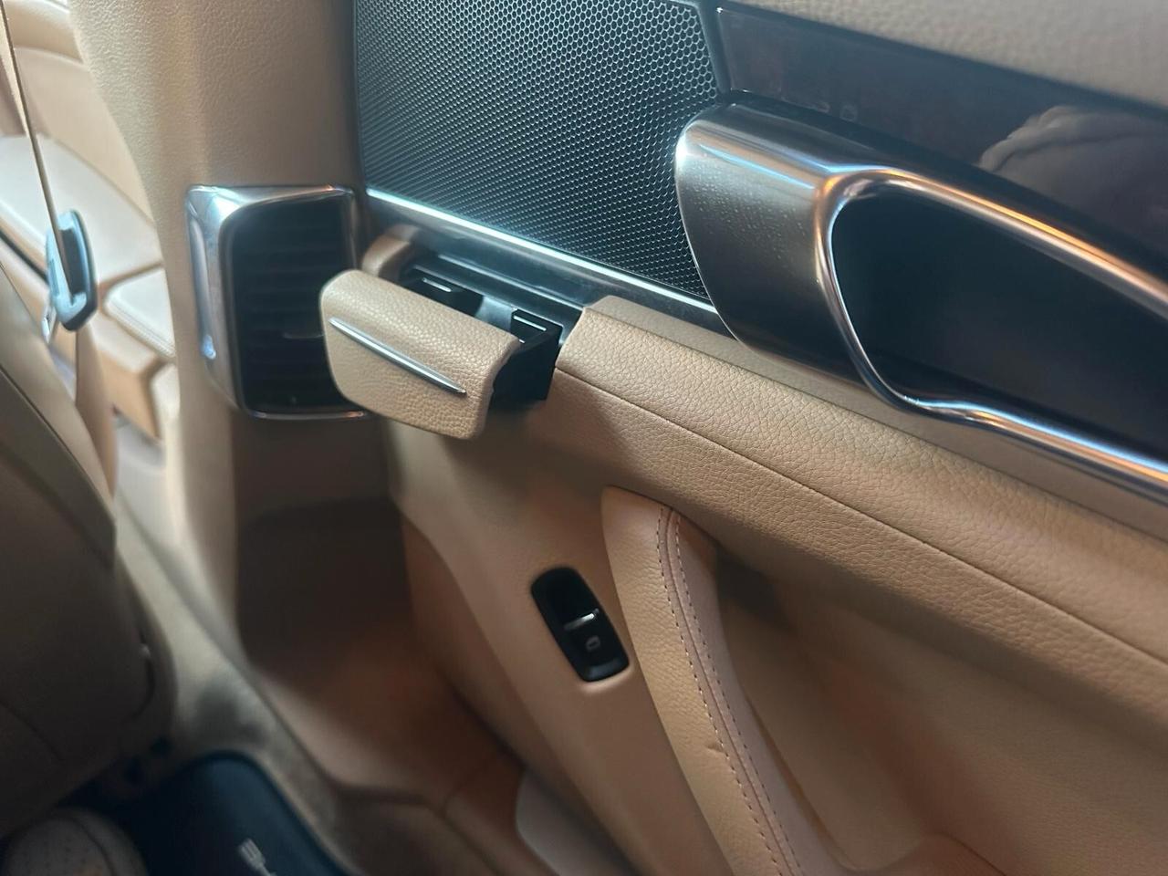 Porsche Panamera 3.6 PLATINUM 4
