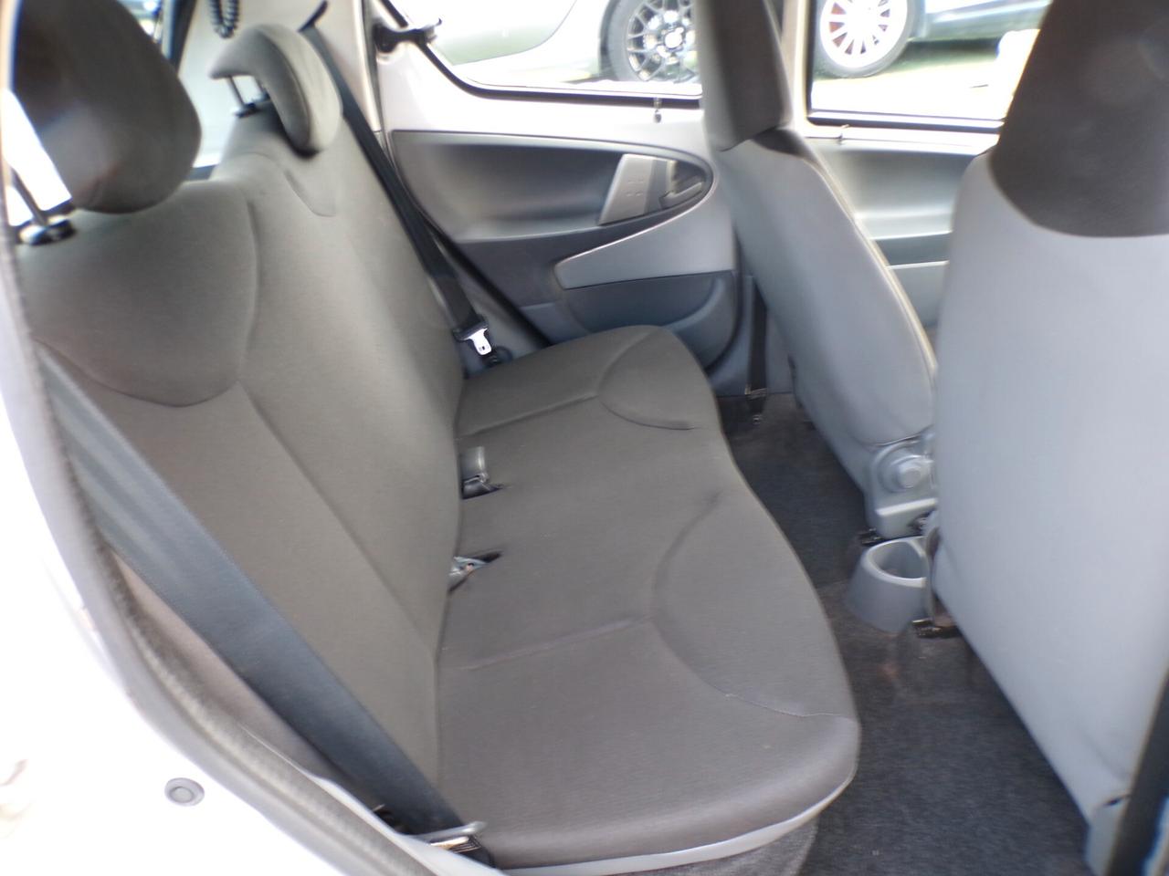 Toyota Aygo 1.0 12V VVT-i 5 porte Sol