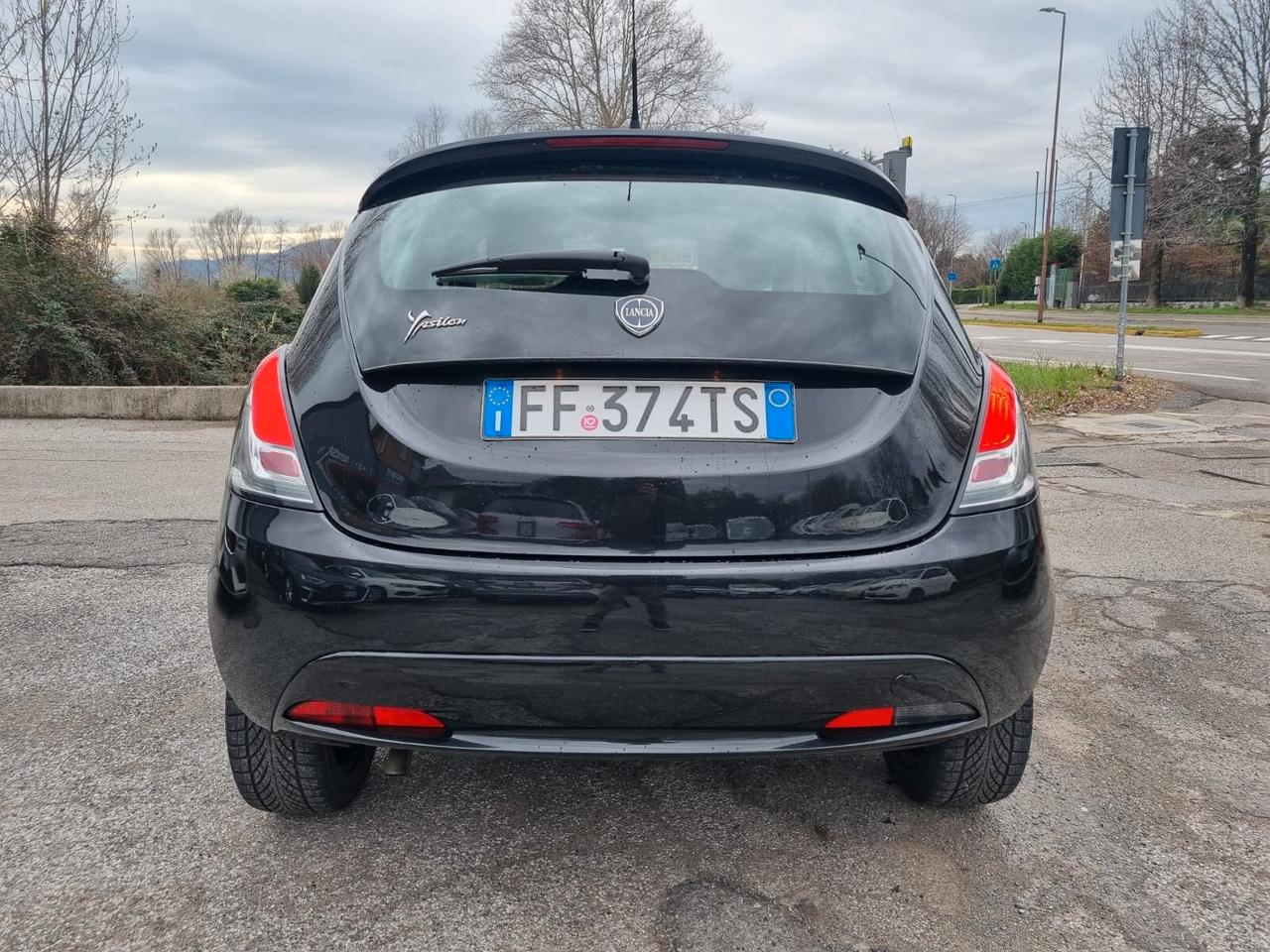 Lancia Ypsilon 1.2 69 CV 5 porte GPL Ecochic Silver