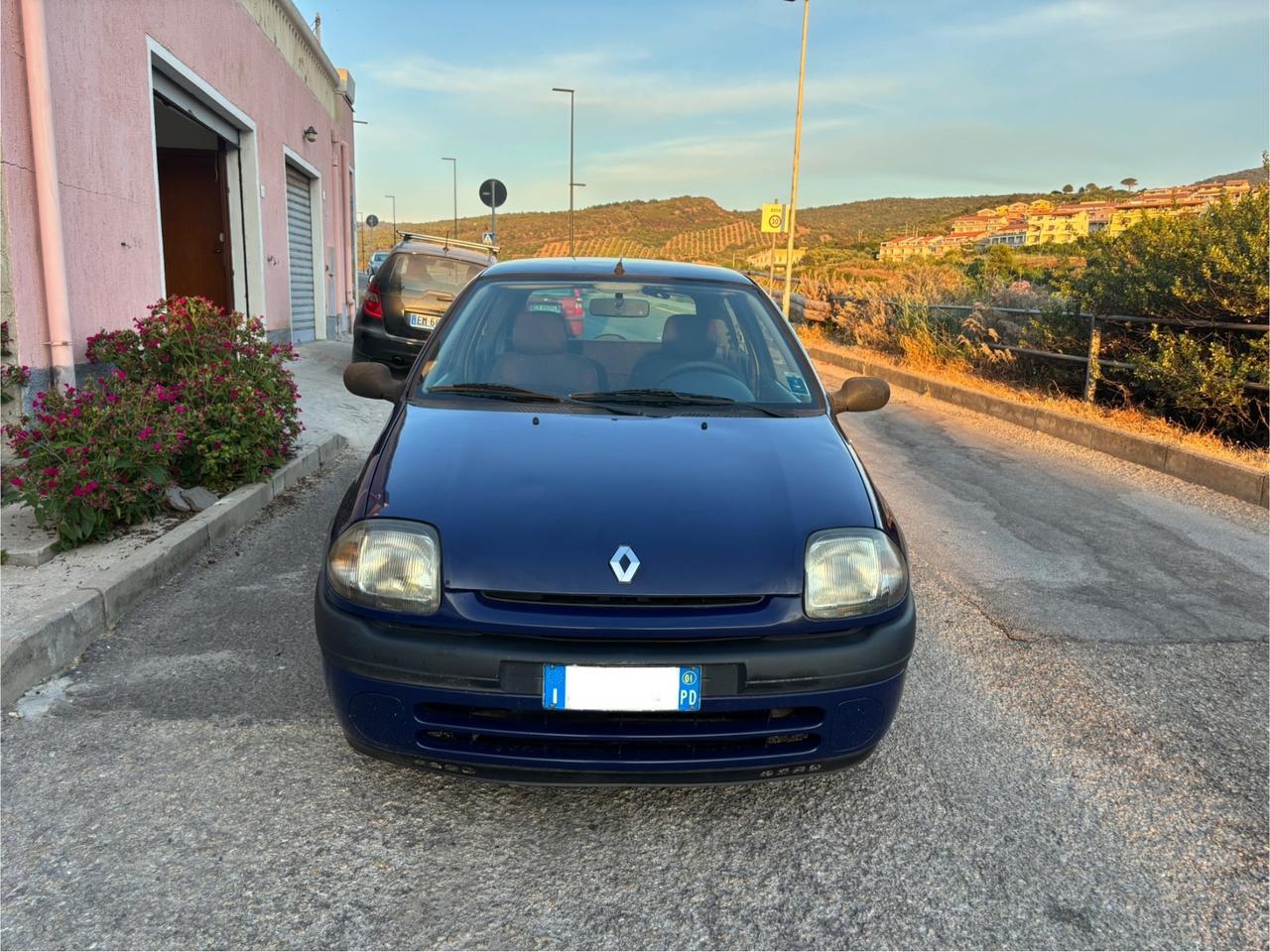 RENAULT CLIO 1.2 CONDIZIONI OTTIME SOLO 120000 KM GUARDA