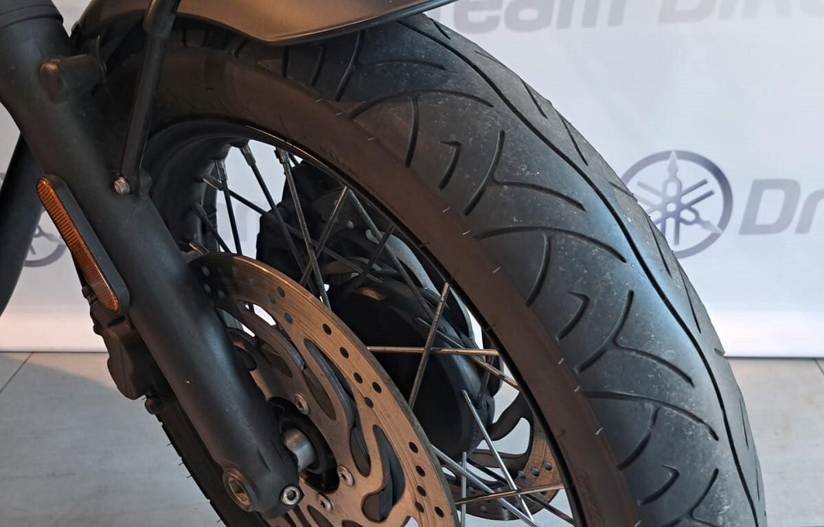 Triumph Bonneville T120 matt black