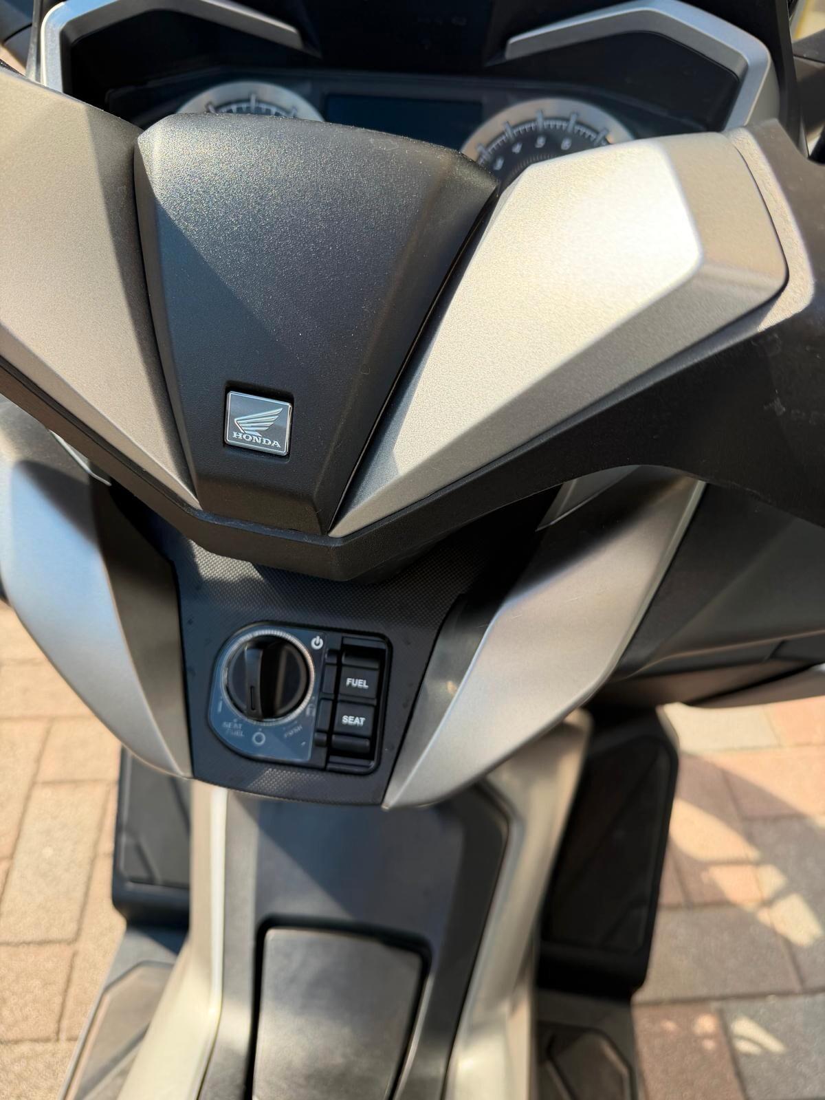 Honda Forza 350