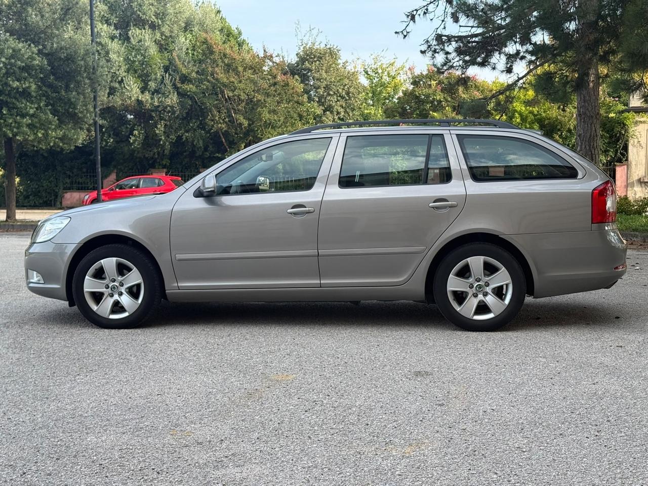 Skoda Octavia 1.6 TDI CR F.AP. DSG Wagon Elegance