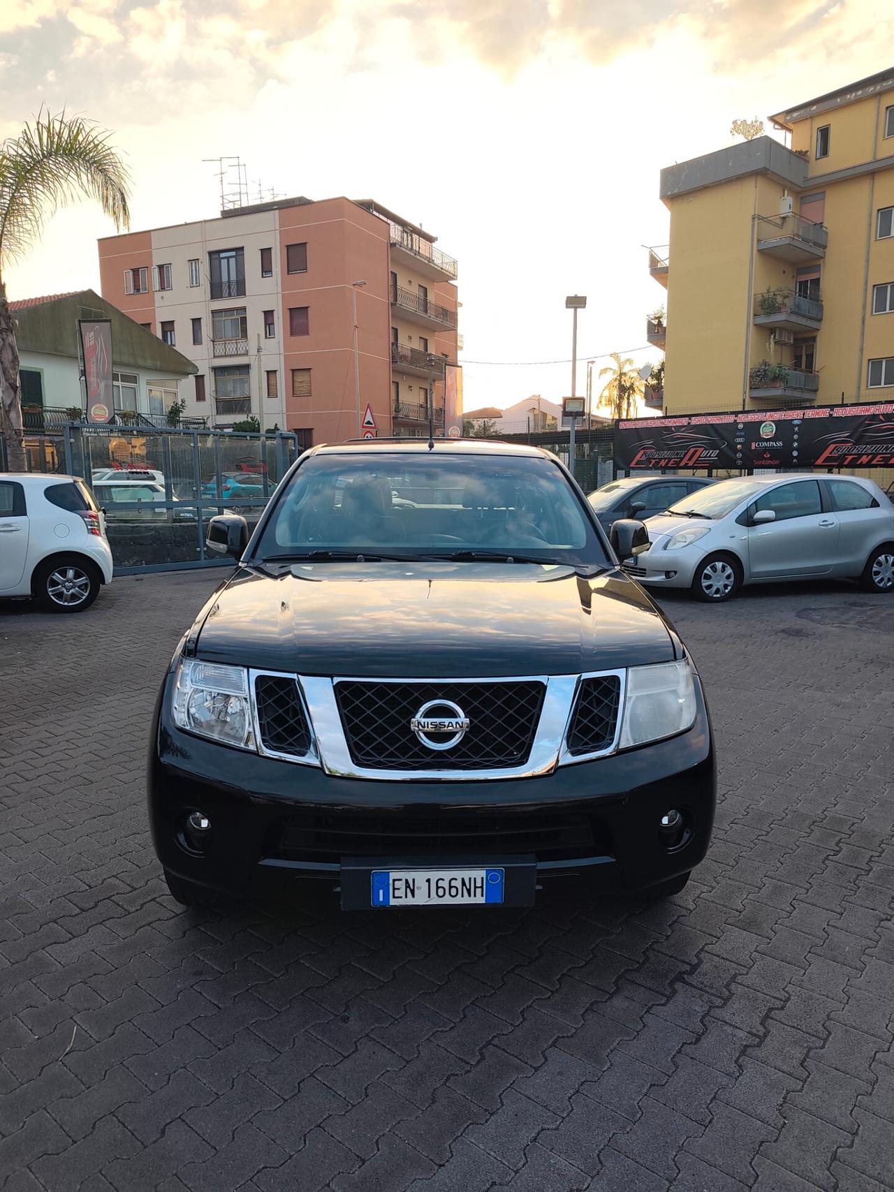 Nissan Navara 2.5 dCi 190CV 2 porte King Cab LE