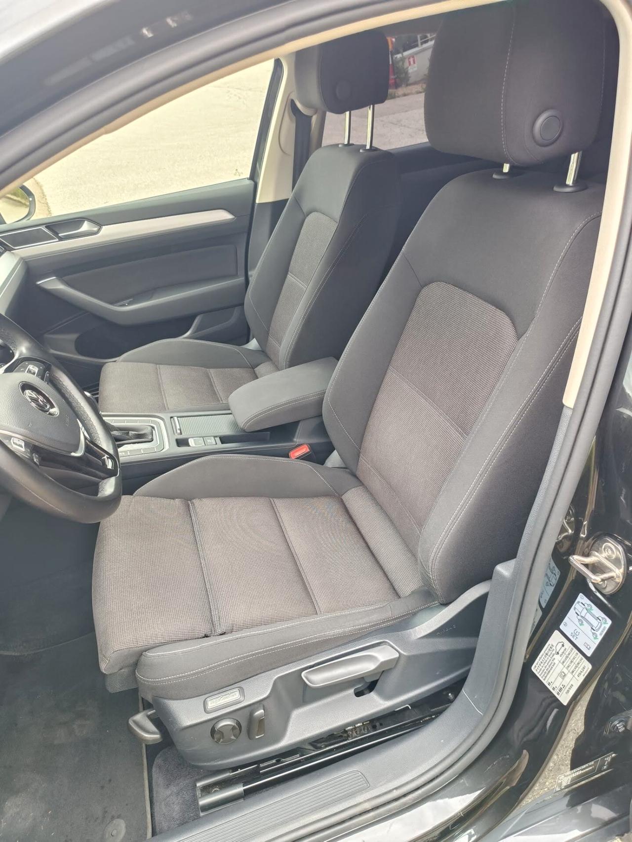 Volkswagen Passat Variant 1.6 TDI SCR DSG Business BMT