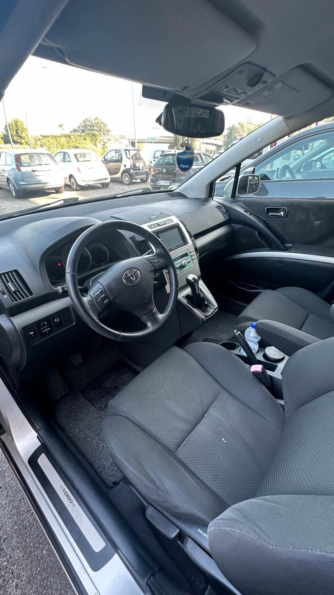 Toyota Corolla Verso 2.2 16V D-4D Sol