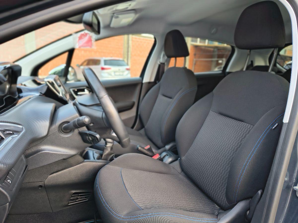 PEUGEOT - 208 - PureTech 82 5p. Allure
