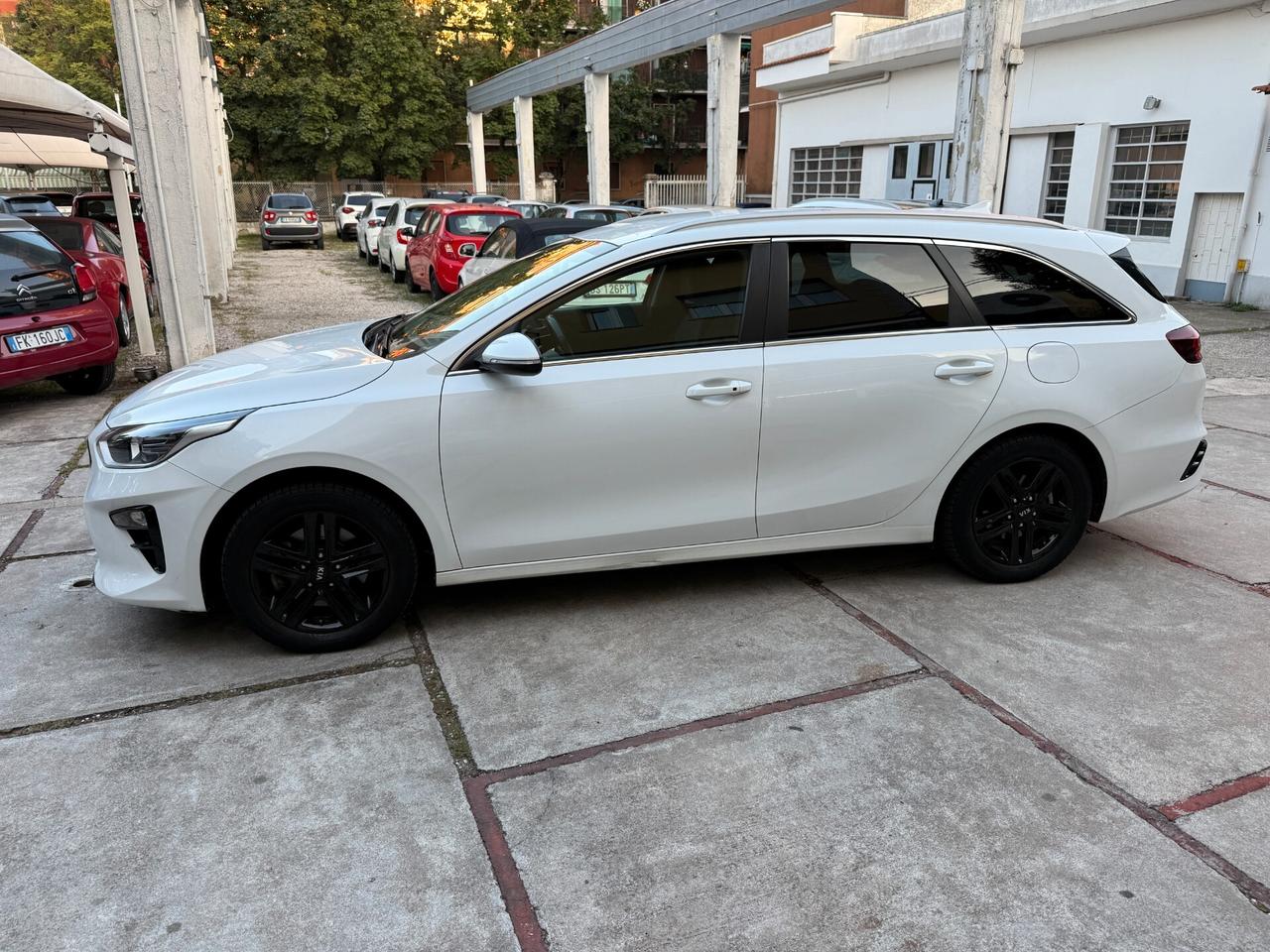 Kia Ceed 1.4 MPi GPL SW Business Class