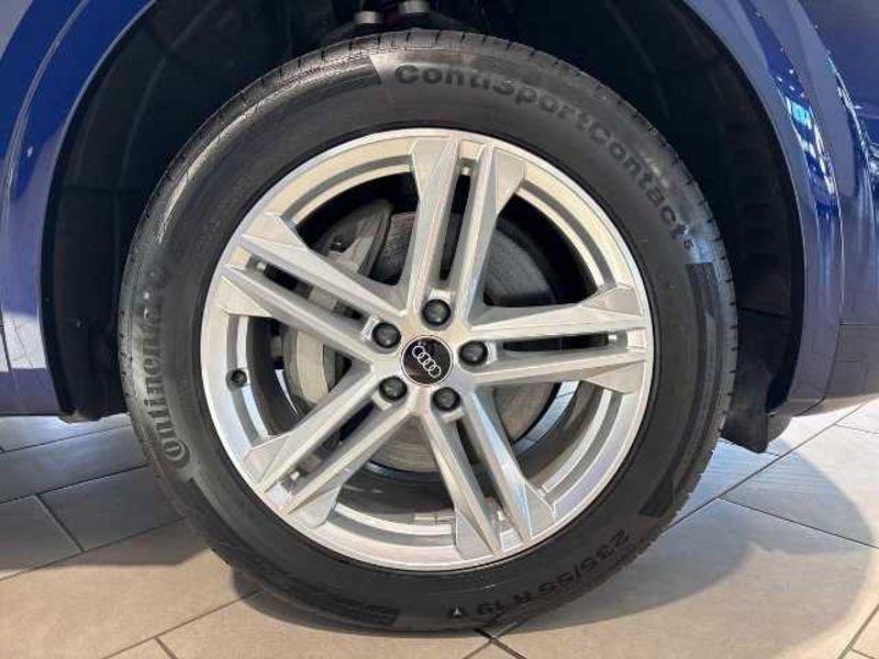 Audi Q5 Audi S line 55 TFSI e quattro 270(367) kW(CV) S tronic