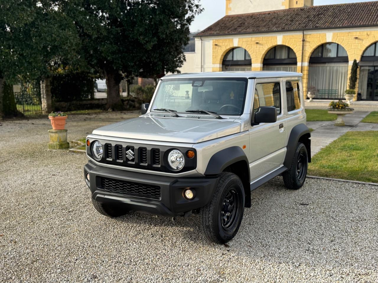 Suzuki Jimny 1.5 5MT PRO (N1)