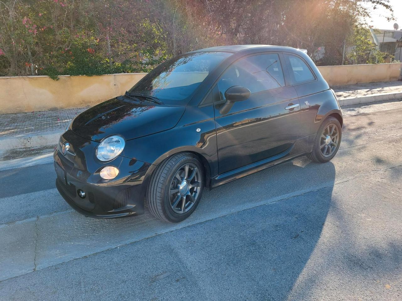 Abarth 500 C 1.4 Turbo T-Jet Custom