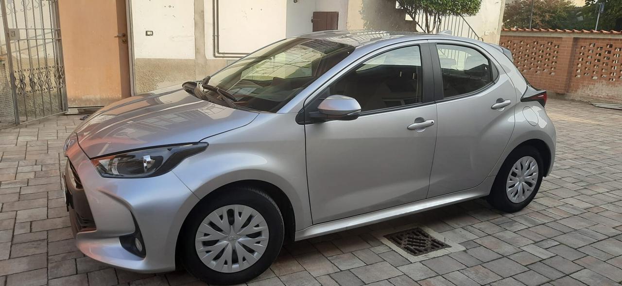 Toyota Yaris 1.5 Hybrid 5 porte Active