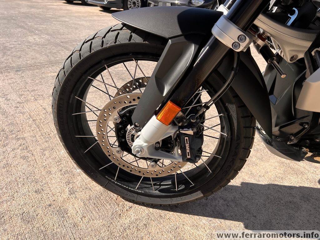 Bmw R 1250 GS triple black solo 2.000 km a 199 euro al mese