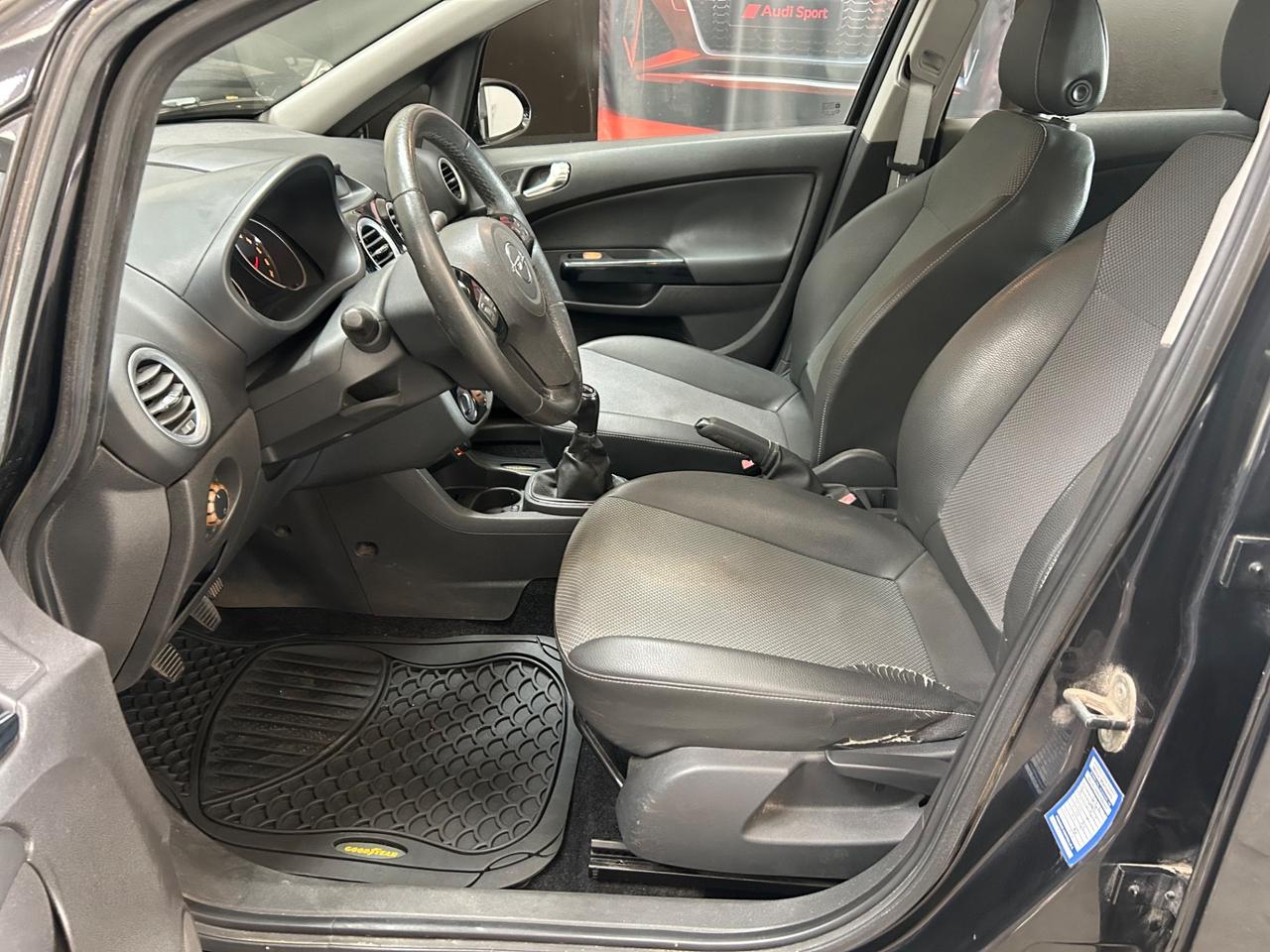 Opel Corsa Enjoy 1.2 benzina 80cv neopatentati
