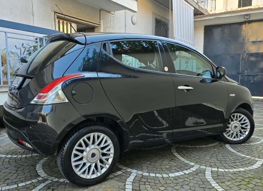 Lancia Ypsilon 1.2 69 CV 5 porte GPL Ecochic Elefantino