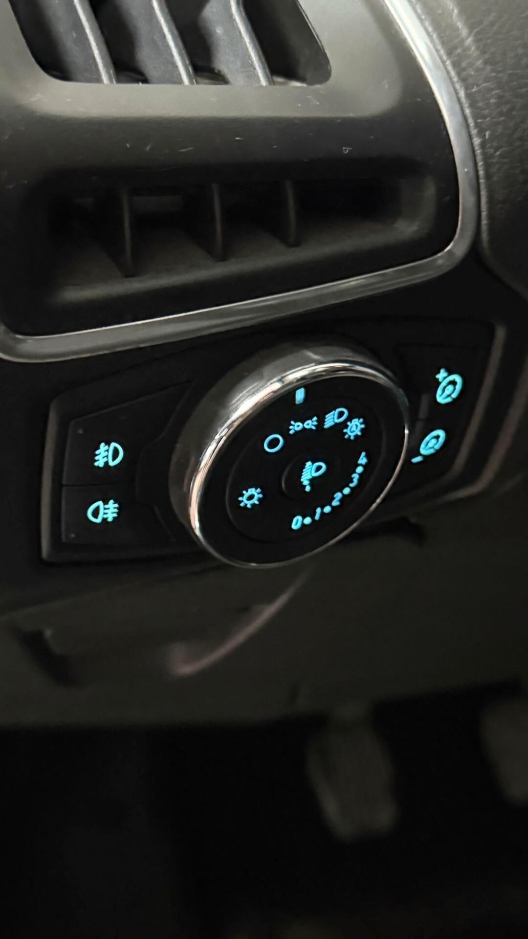 Ford Focus 1.6 TDCi 115 CV Titanium bluetooth navi led