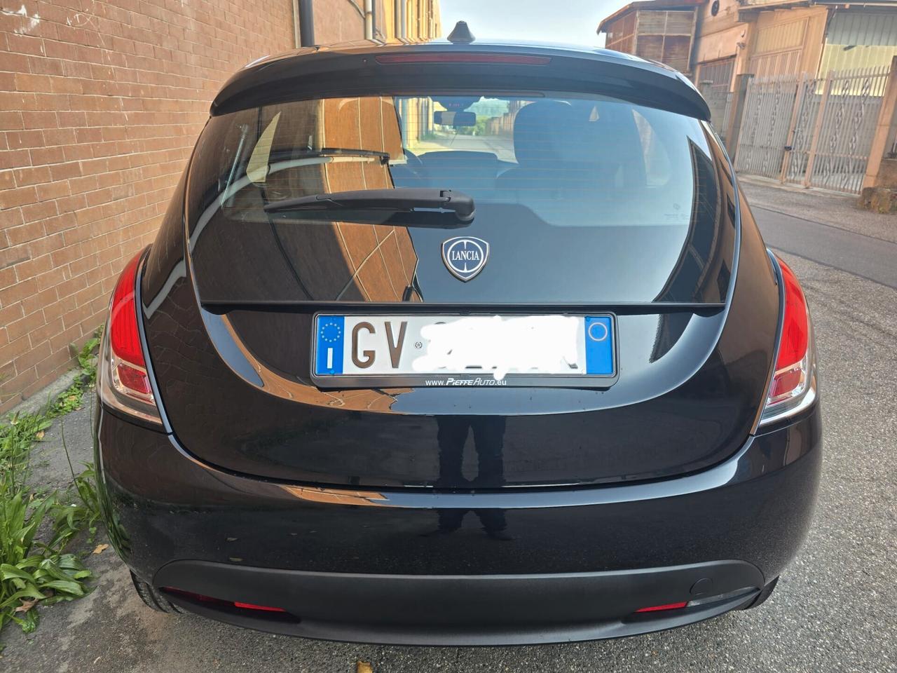 Lancia Ypsilon 1.0 FireFly 5 porte S&S Hybrid Oro