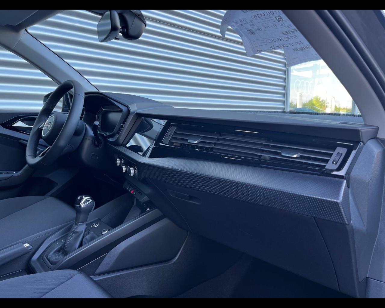 AUDI A1 ALLSTREET 30 TFSI S-TRONIC IDENTITY CONTRAST