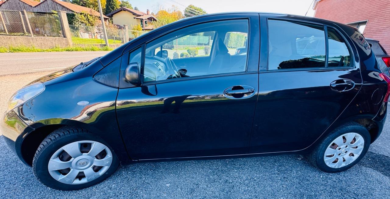 Toyota Yaris 1.3 5 porte Navi