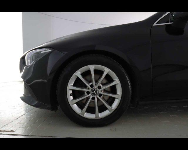 MERCEDES-BENZ CLA 200 d Automatic Shooting Brake Business Extra