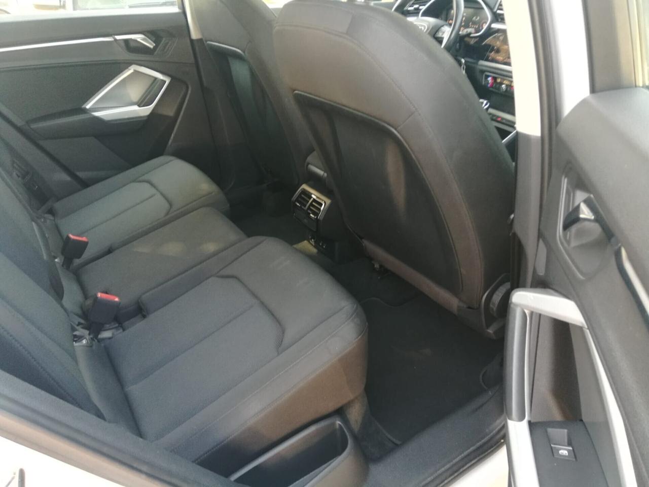 AUDI - Q3 - 35 TDI S tronic S line edition - FINAN