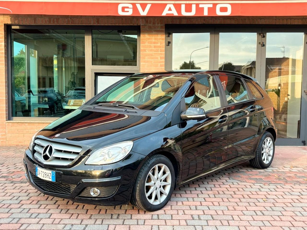 Mercedes-benz B 180