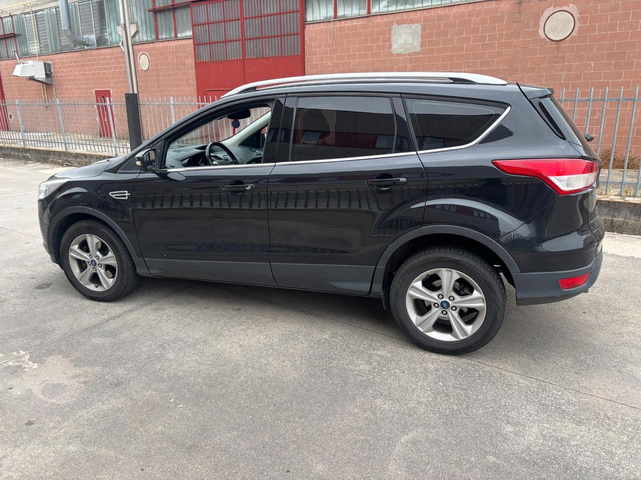 Ford Kuga 2.0 TDCI 140 CV 2WD
