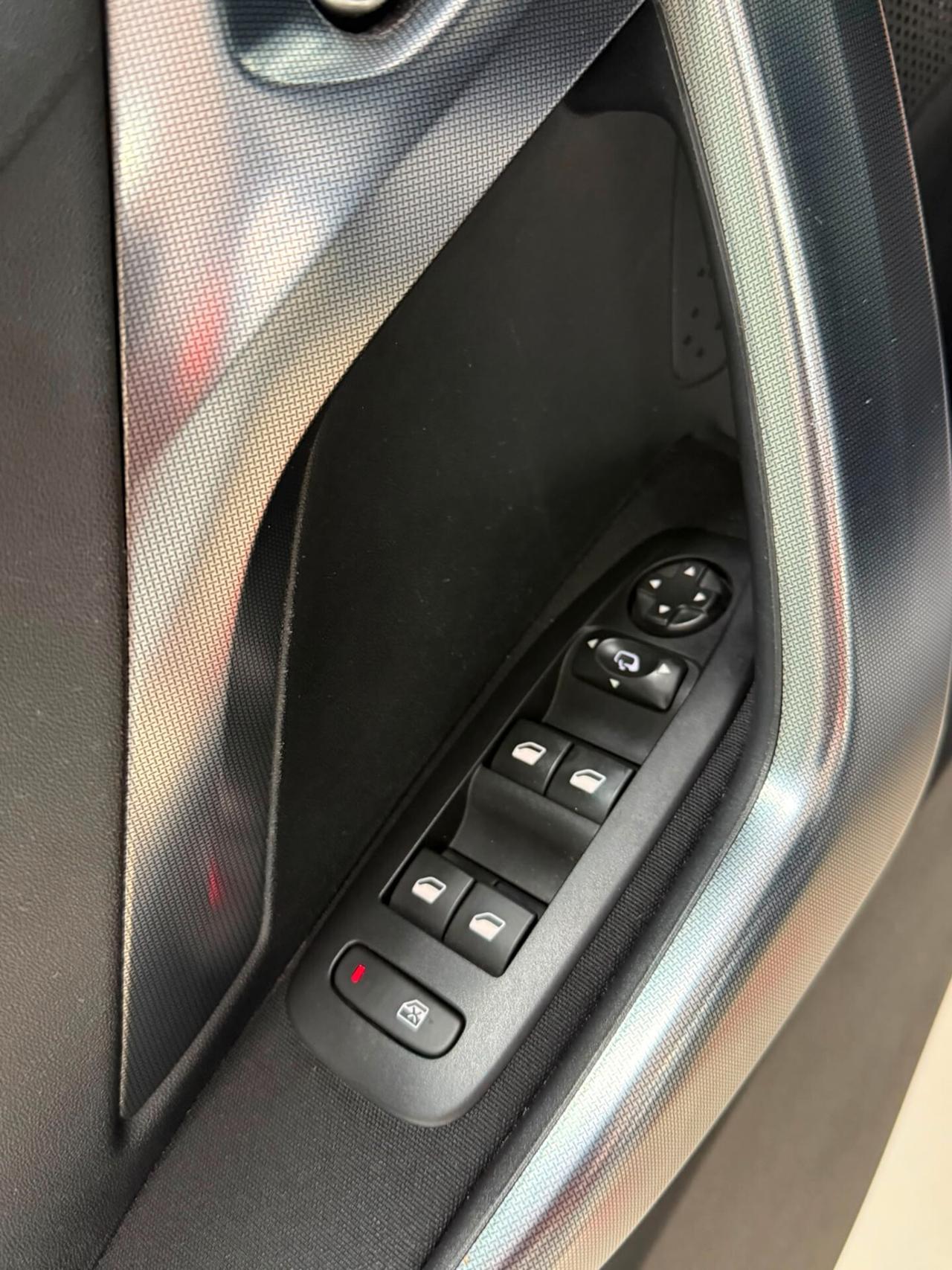 Peugeot 2008 BlueHDi 100 S&S Allure
