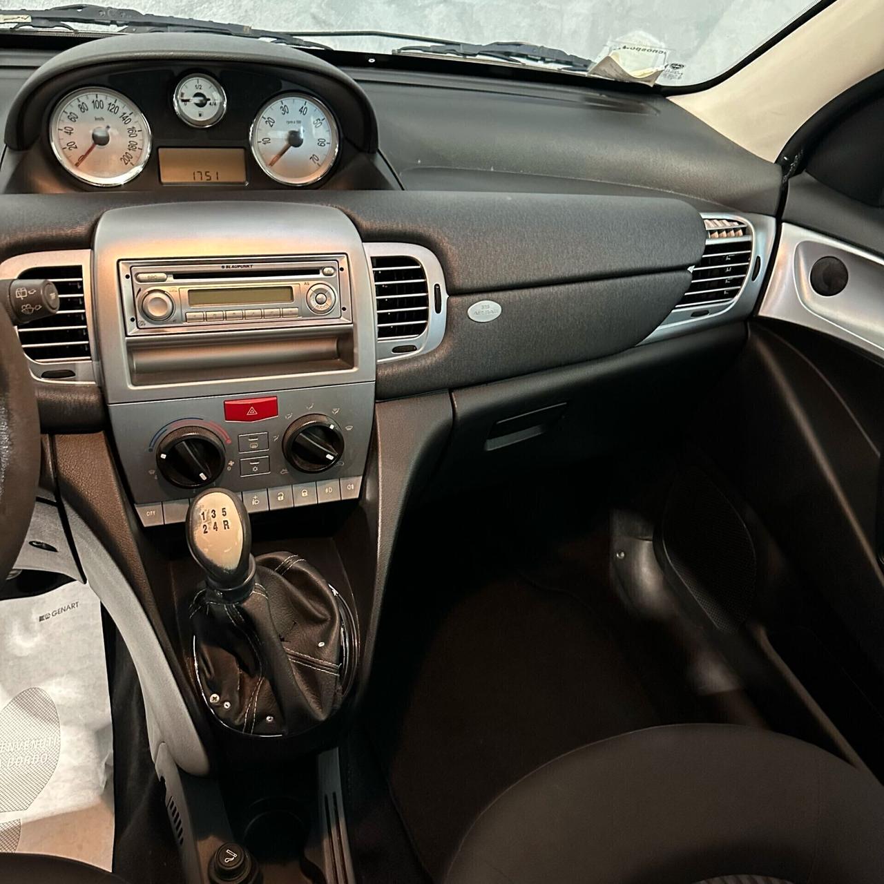 Lancia Ypsilon 1.2 69 CV New Oro