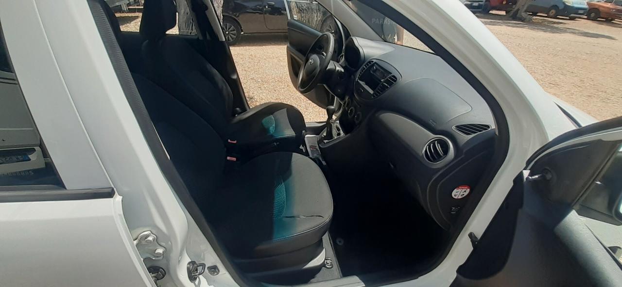 Hyundai i10 2011 - 1.1 benzina Lb automobili