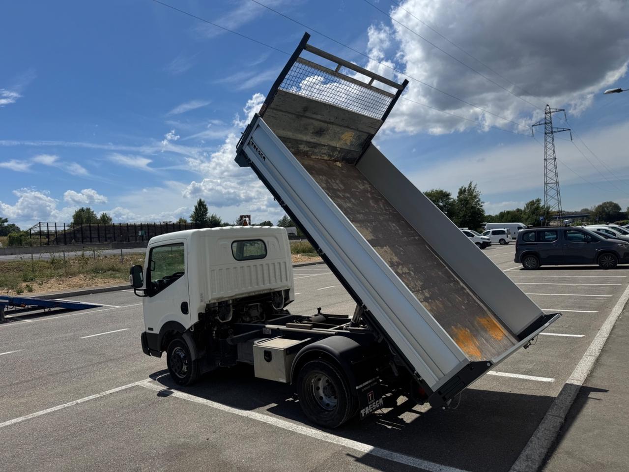 NISSAN CABSTAR NT400 RIBALTABILE TRILATERALE 2016