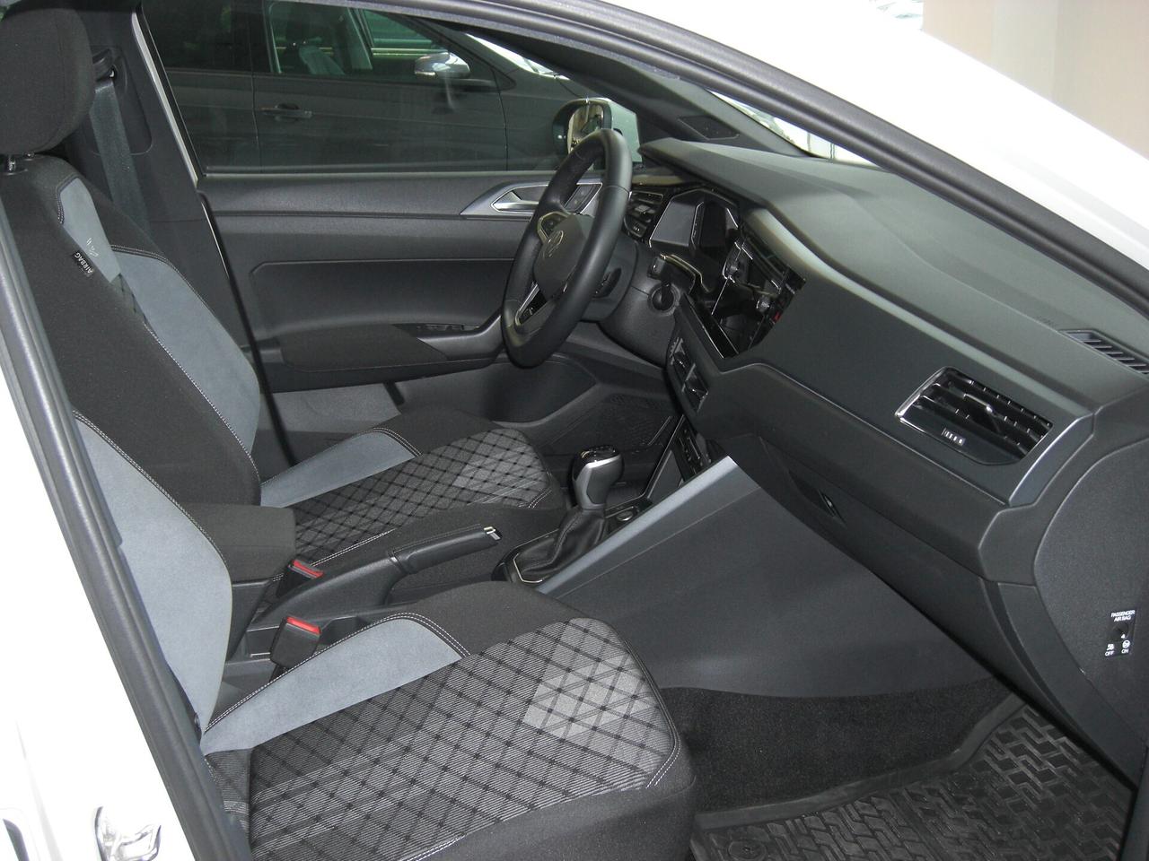 Volkswagen Taigo 1.5 TSI ACT 150 CV DSG R-Line