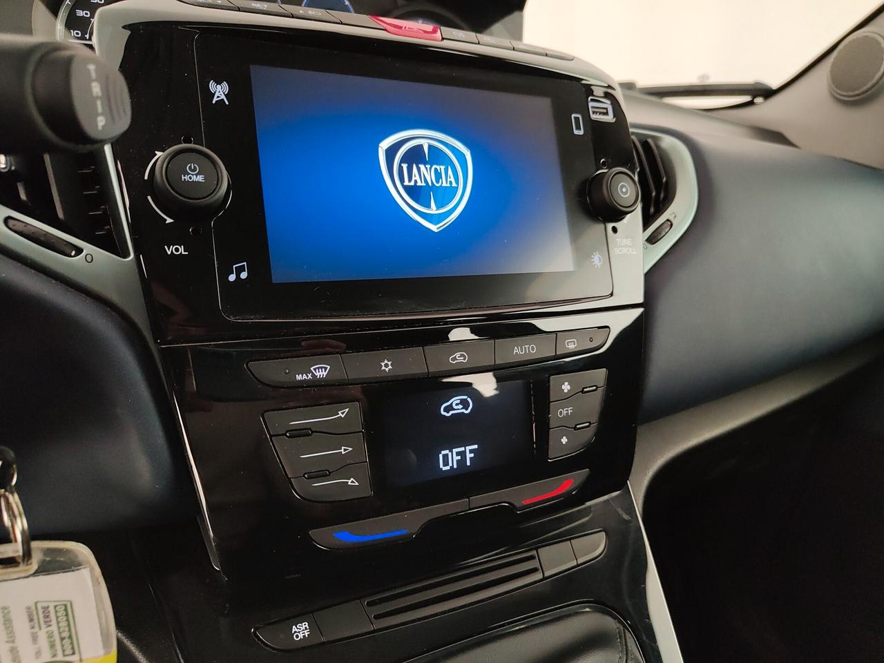 Lancia Ypsilon 1.0 FireFly 5 porte S&S Hybrid Platino