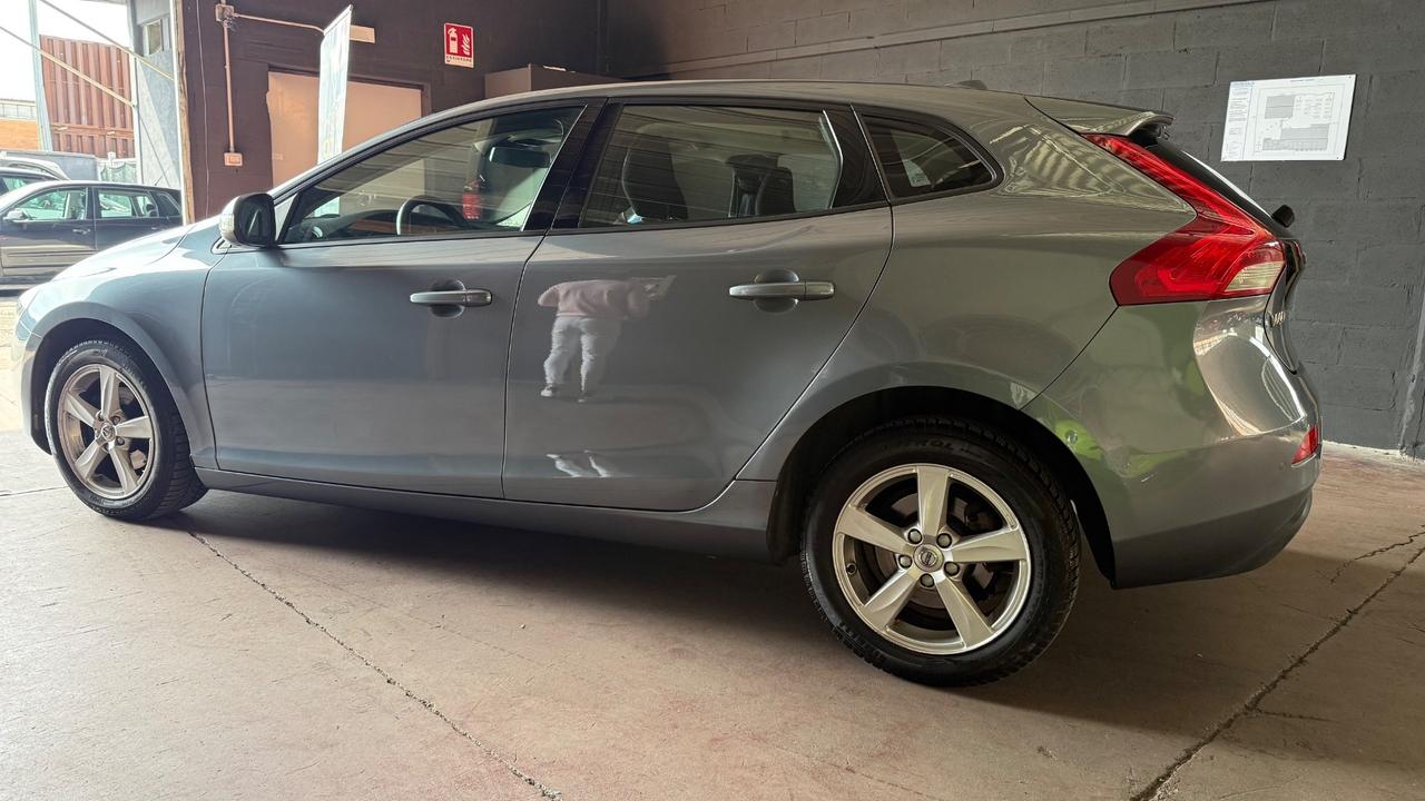 Volvo V40 D2 Business