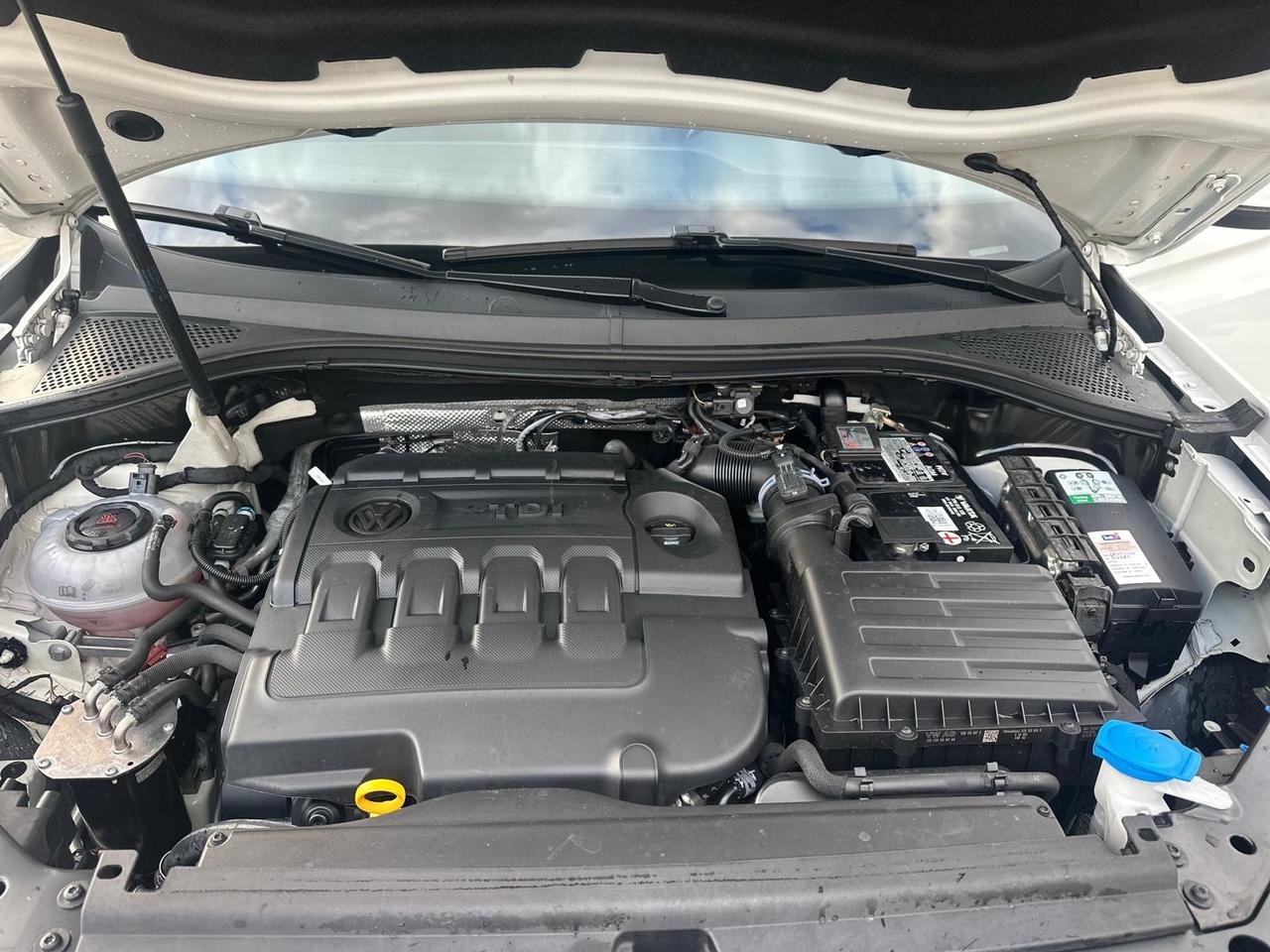 Volkswagen Tiguan 1.6 TDI SCR R.LINE