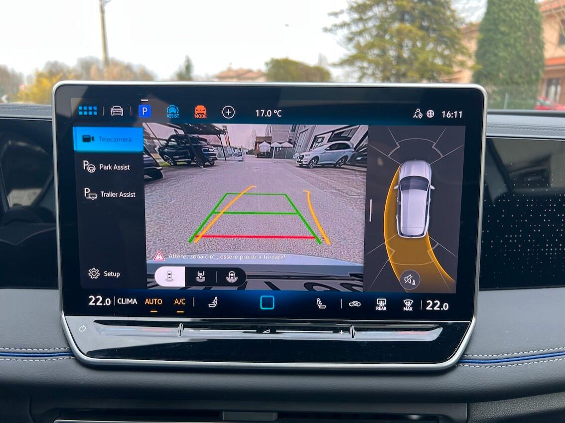 Volkswagen Tiguan 2.0 tdi R-Line Plus 150cv dsg Tetto Gancio Traino