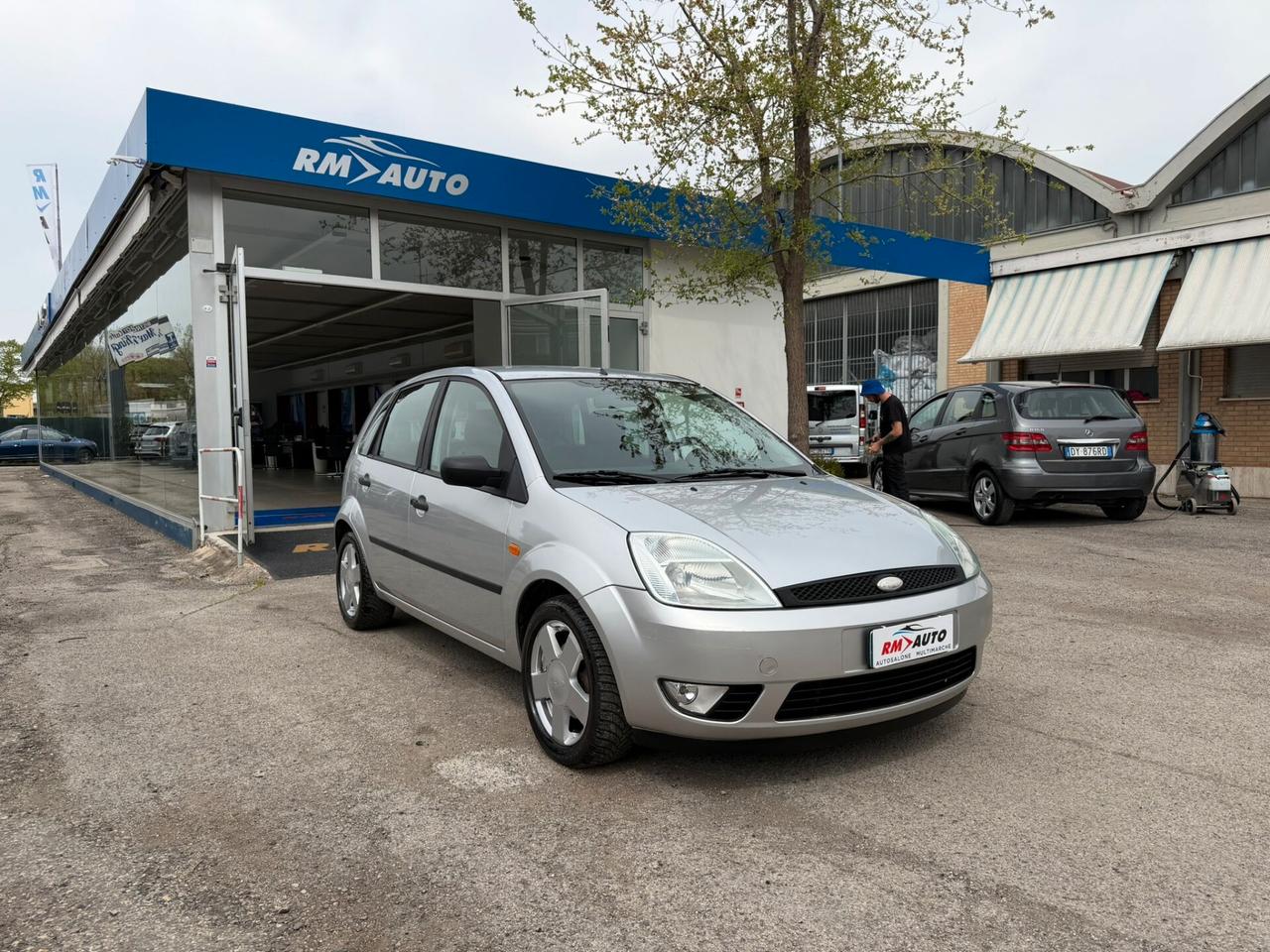 Ford Fiesta 1.4 16V 5p. Ghia