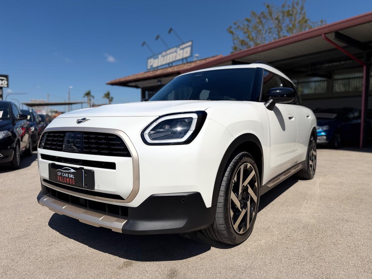 Mini Countryman Favoured 1.5 benzina/hybrida COME NUOVA