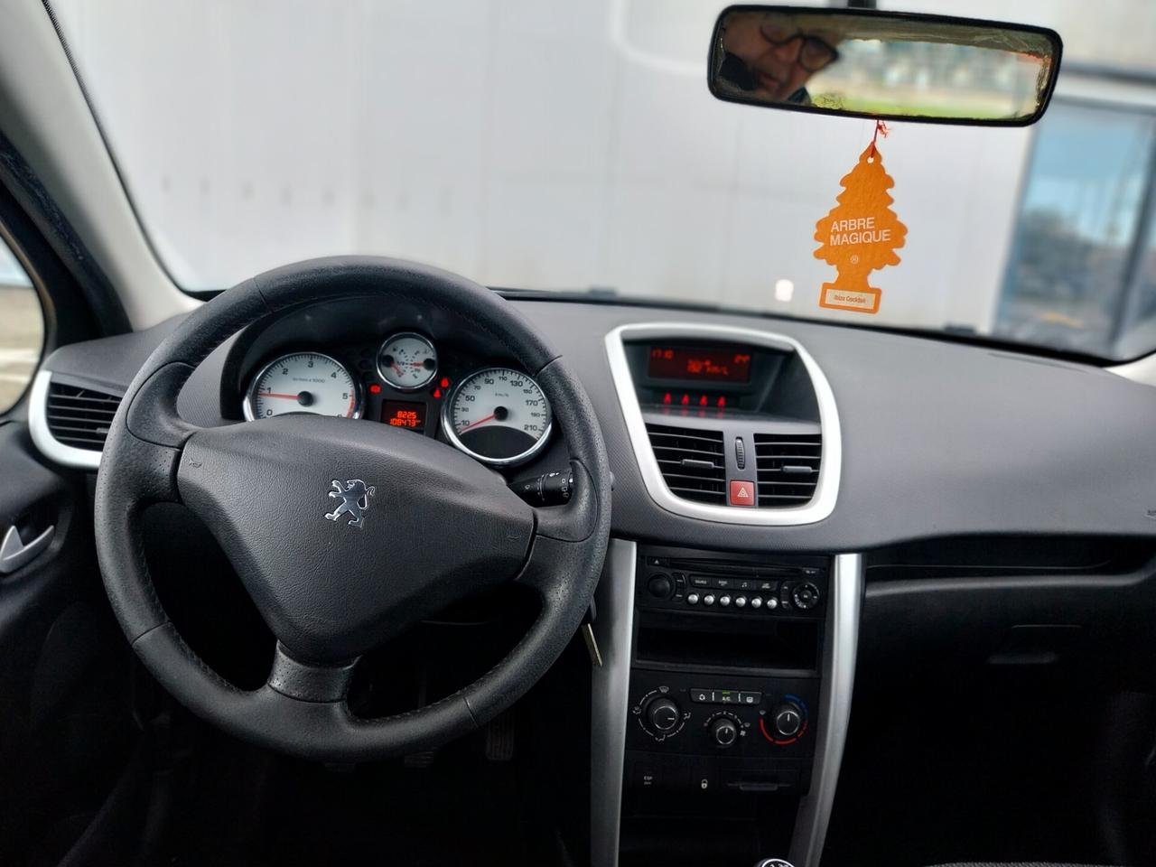 Peugeot 207 1.4 HDi 70CV 5p. Active