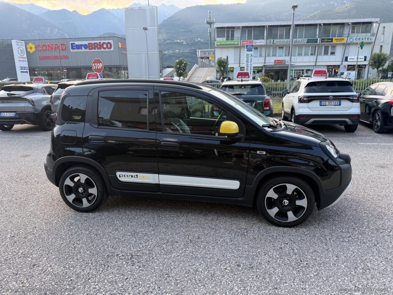 FIAT Panda 1.0 FireFly S&S Hybrid PACK CROSS