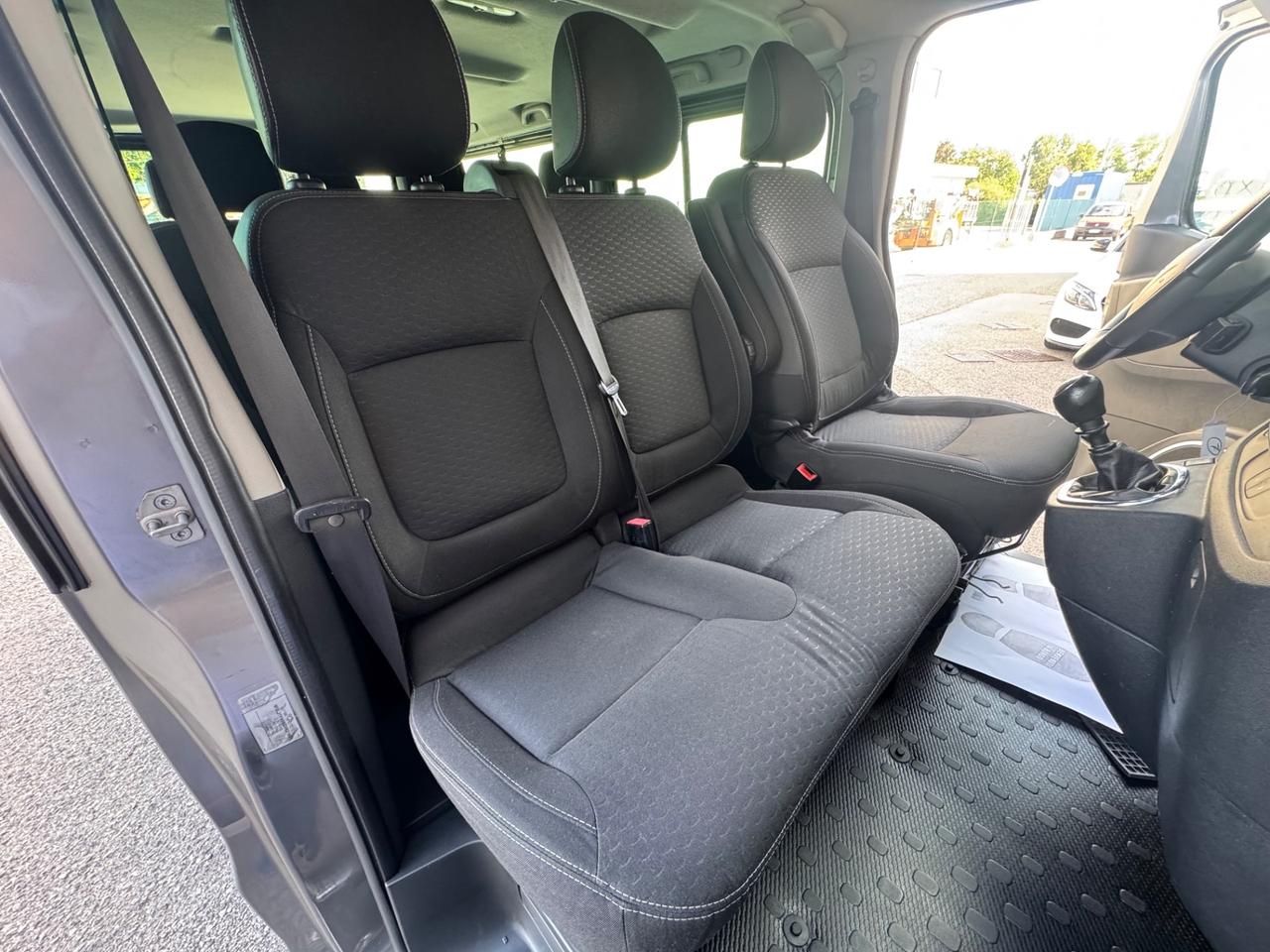 Opel Vivaro 9 posti