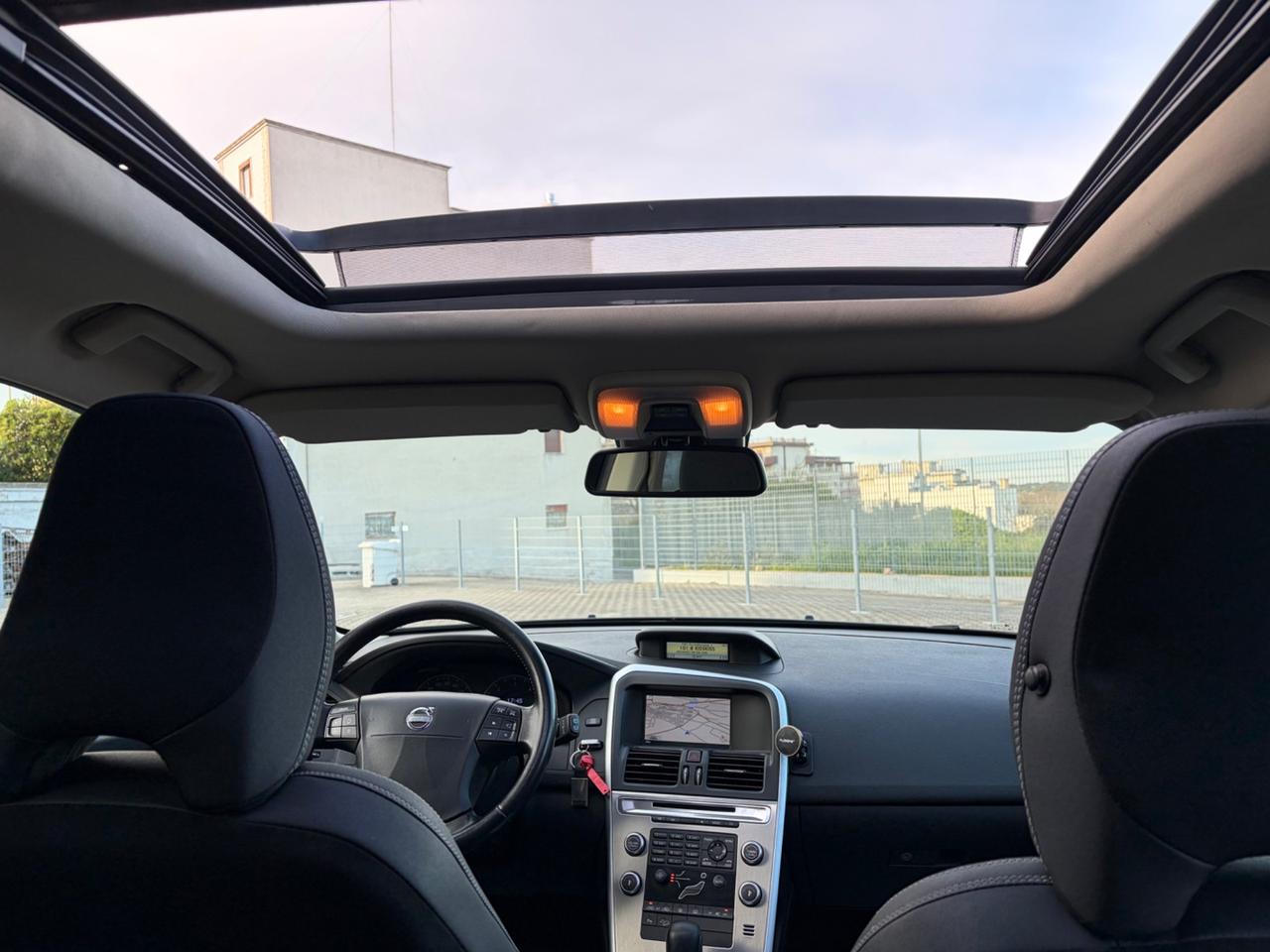 Volvo XC60 2.4 D5 Momentum “Tetto apribile” full optional