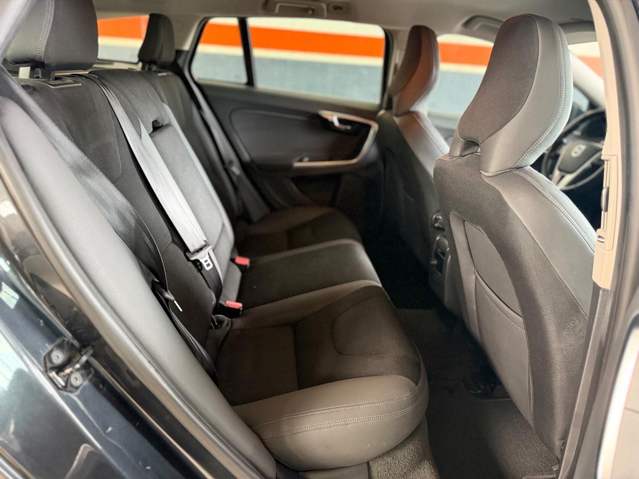 Volvo V60 D3 Geartronic Summum