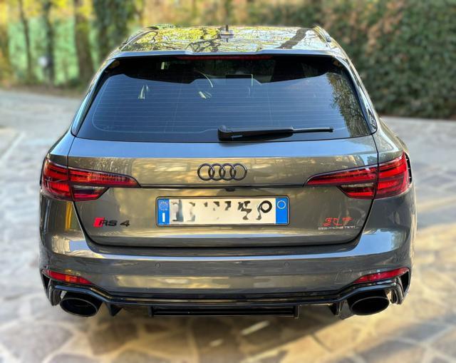 AUDI RS 4 Avant