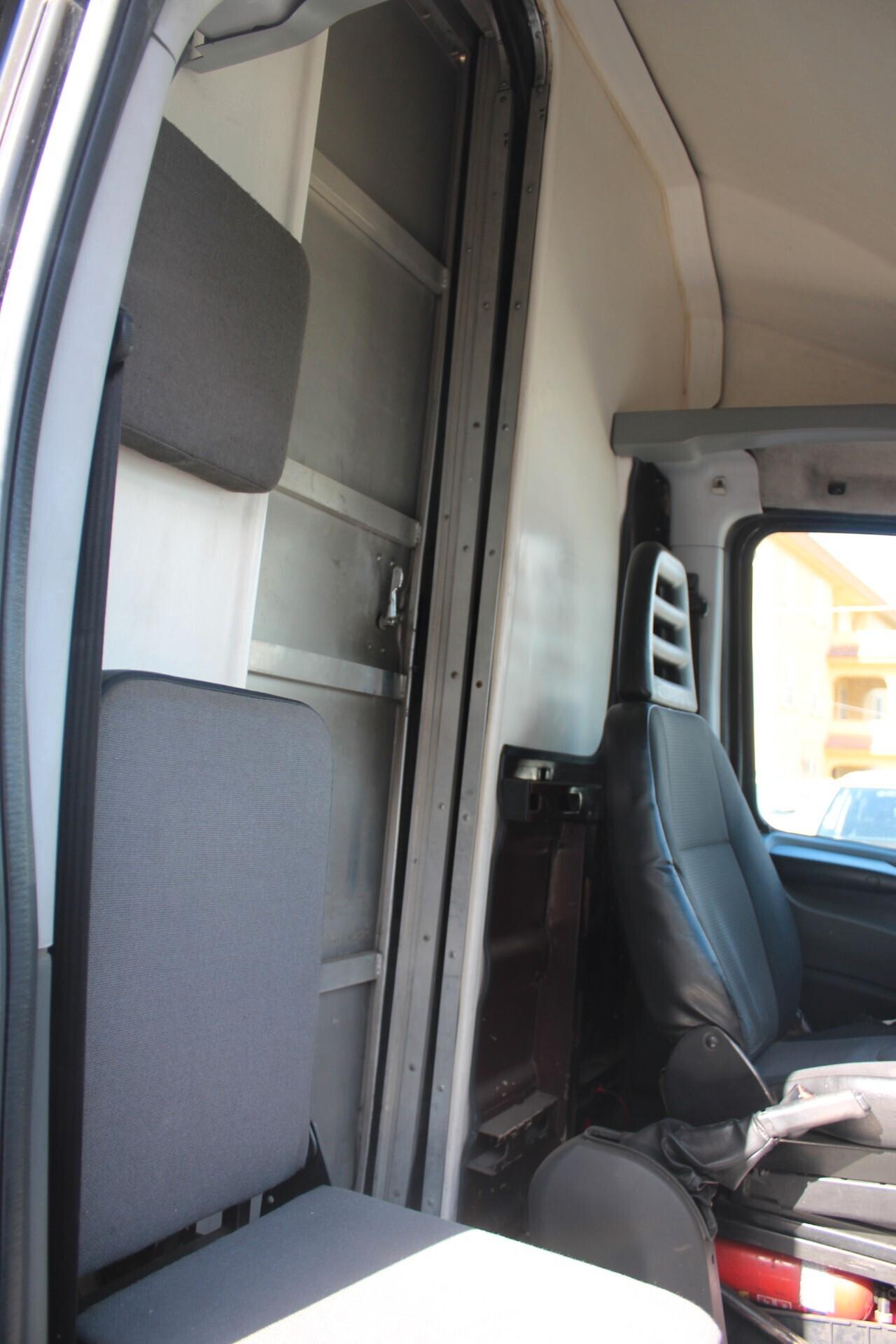 Iveco Daily 35C17LV BTor 3.0 HPT PL-TM-RG Furgone trasporto cavalli