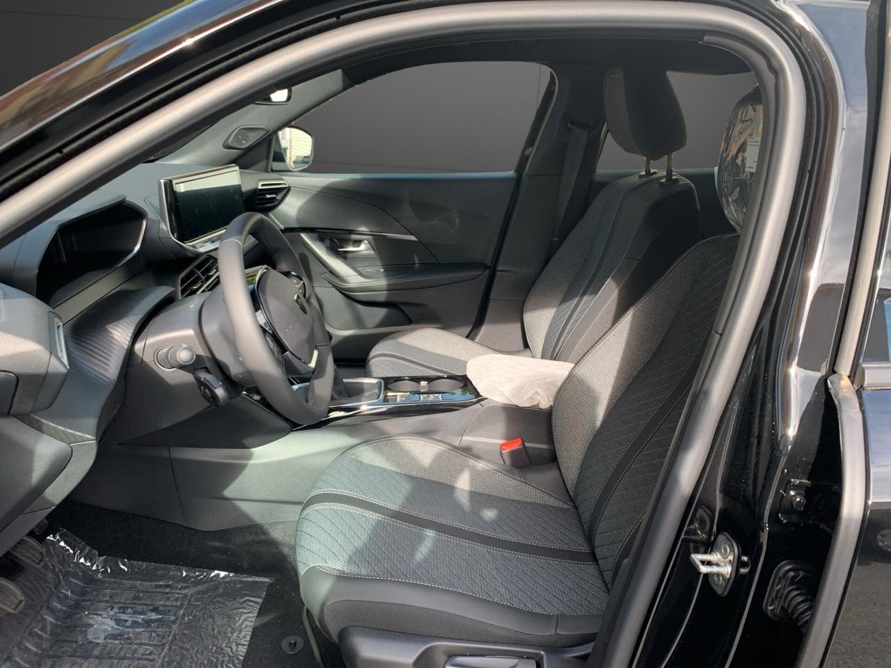 Peugeot 2008 1200 PURETECH ALLURE 100 CV KM 0