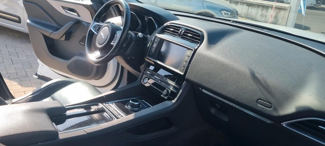Jaguar F-Pace 2.0 D 180 CV AWD aut. Portfolio